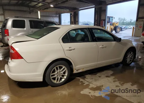 2012 Ford Fusion S из США, поврежденный, VIN 3FAHP0GA7CR325882